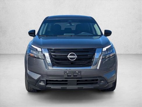 Used 2025 Nissan Pathfinder S image 2