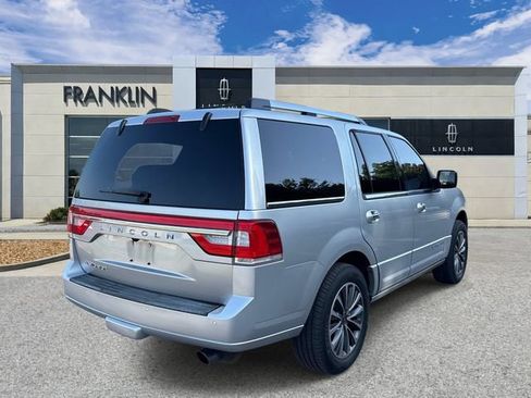 Used 2017 Lincoln Navigator Select AWD/4WD image 7