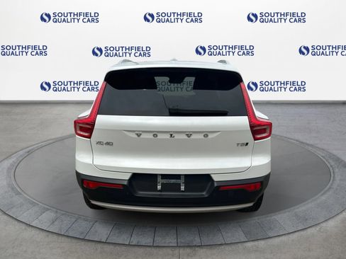 Used 2022 Volvo XC40 T5 Momentum AWD/4WD image 5