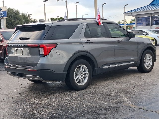 Used 2025 Ford Explorer Active w/ Active Comfort Package RWD image 4