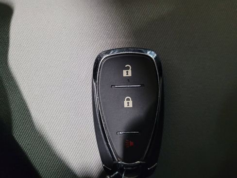 Used 2020 Chevrolet Equinox LS w/ LS Convenience Package image 32