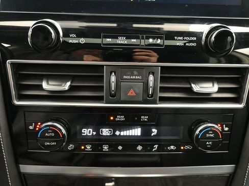 Used 2022 INFINITI QX80 Luxe image 17