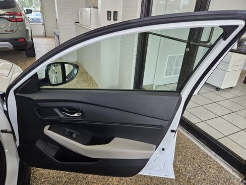 Used 2024 Honda Accord EX image 13