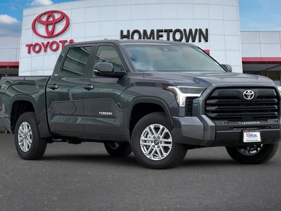 New 2026 Toyota Tundra SR5 w/ SR5 Premium Package