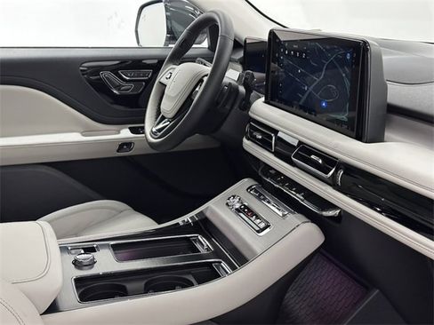 New 2025 Lincoln Aviator Reserve w/ Illumination Package image 11