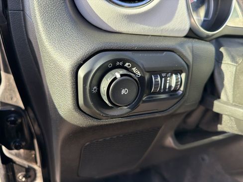 Used 2021 Jeep Wrangler Unlimited Sahara image 7