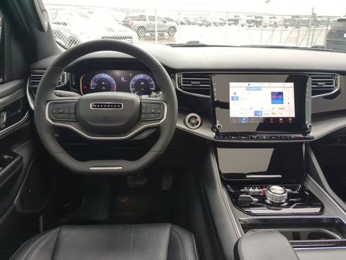 Used 2023 Jeep Wagoneer Series II w/ Premium Group I image 12