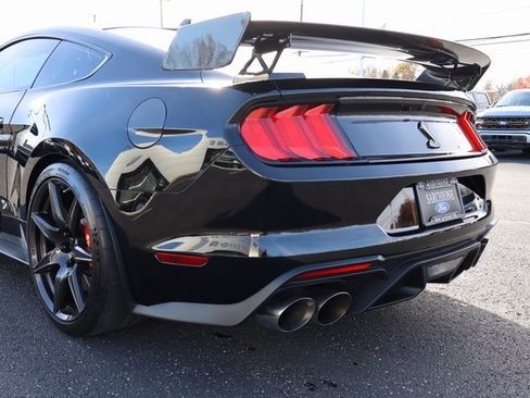 Used 2022 Ford Mustang Shelby GT500 w/ Carbon Fiber Track Pack image 18