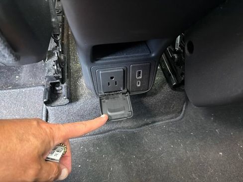 Used 2023 Buick Encore GX Essence w/ Experience Buick Package FWD image 21