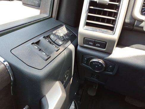 Used 2022 Ford F350 Lariat w/ Lariat Value Package AWD/4WD image 22