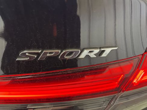 Used 2024 Honda Civic Sport image 11