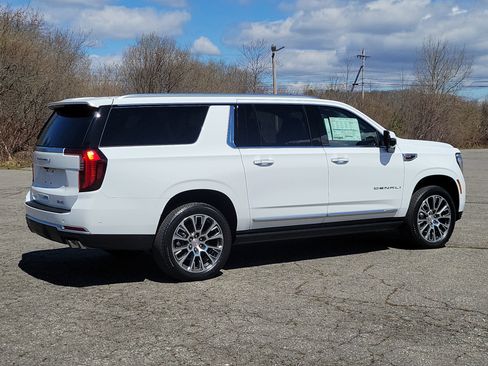 New 2026 GMC Yukon XL Denali AWD/4WD image 7