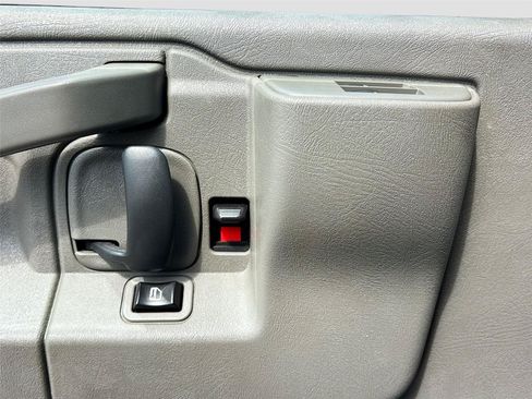 Used 2020 Chevrolet Express 3500 LT w/ LT Preferred Equipment Group RWD image 17