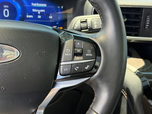 Used 2023 Ford Explorer Platinum w/ Technology Package AWD/4WD image 39