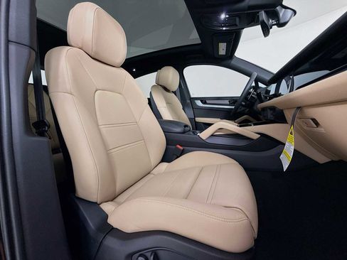 New 2026 Porsche Cayenne Coupe image 30