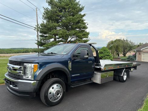 Used 2017 Ford F550 4x4 Regular Cab Super Duty w/ XLT Value Package image 1