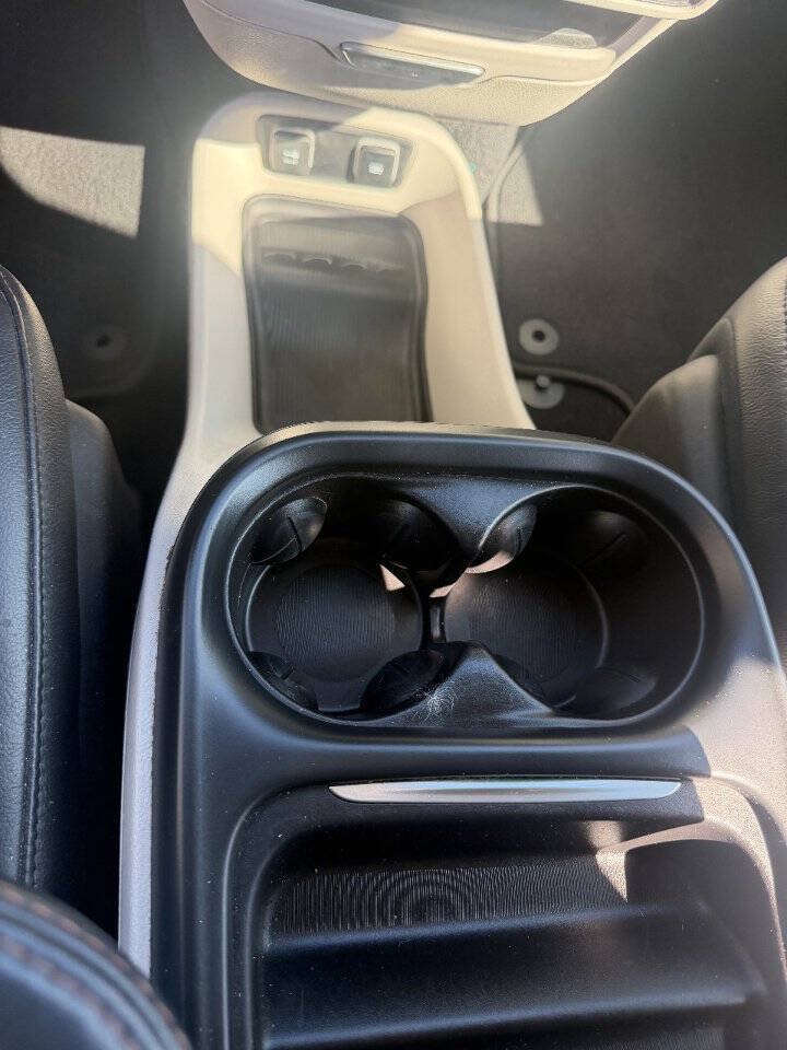 Used 2019 Chrysler Pacifica Touring-L FWD image 8