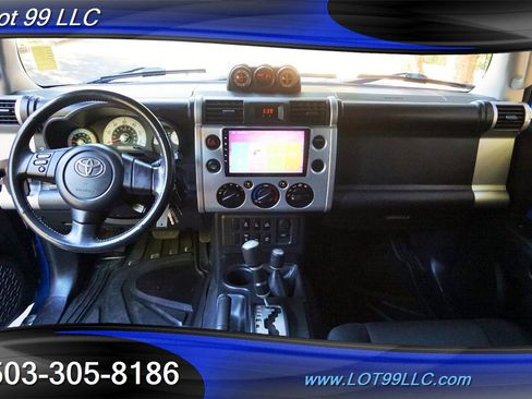 Used 2007 Toyota FJ Cruiser 4WD image 2