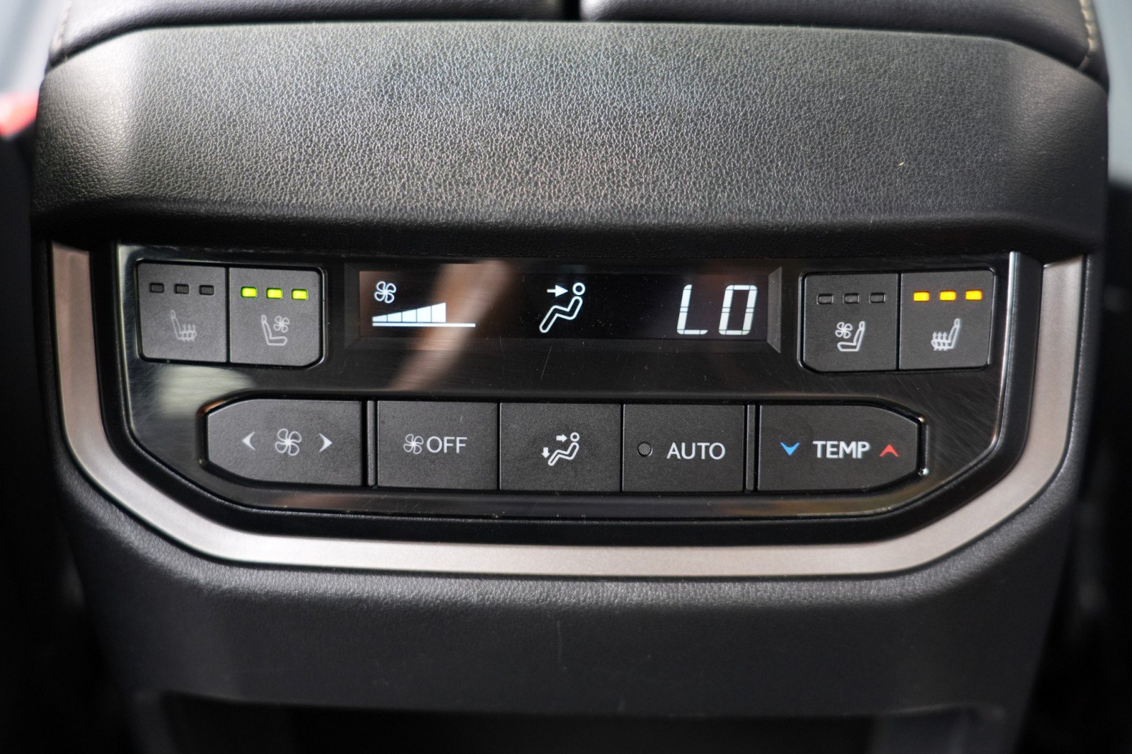 Used 2024 Lexus TX 500h AWD w/ Technology Package image 37