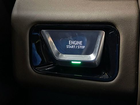 Used 2026 GMC Yukon XL Denali Ultimate AWD/4WD image 38