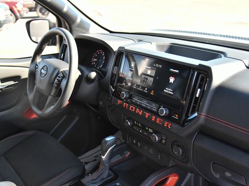 Used 2025 Nissan Frontier Pro-X w/ Pro Convenience Package image 52