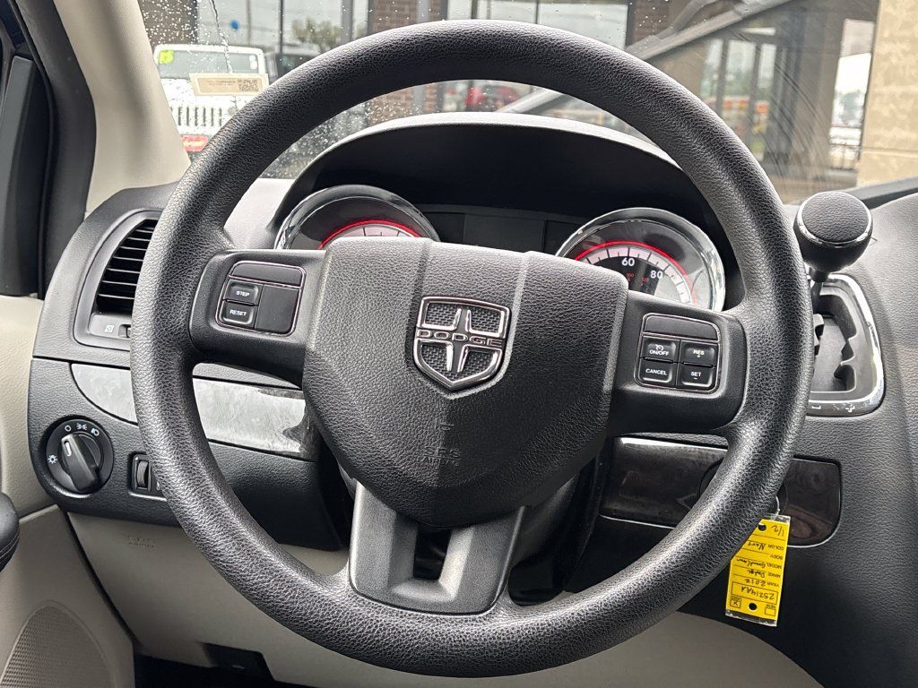 Used 2012 Dodge Grand Caravan SXT FWD image 18