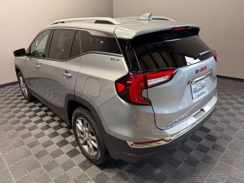Used 2023 GMC Terrain SLT AWD/4WD image 9