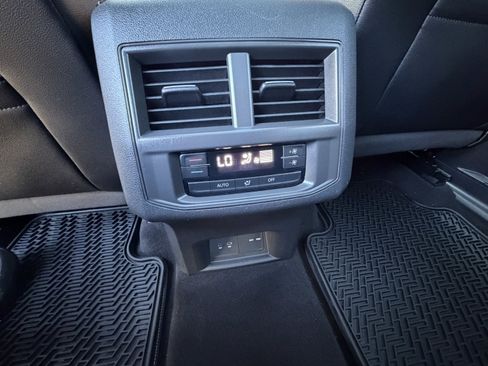 Used 2022 Volkswagen Atlas SEL AWD/4WD image 12