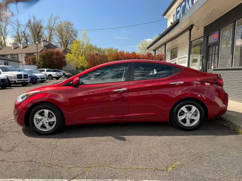 Used 2015 Hyundai Elantra SE image 4
