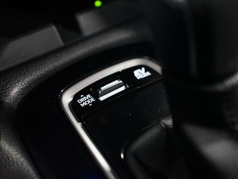 Certified 2024 Toyota Corolla Cross XSE image 22