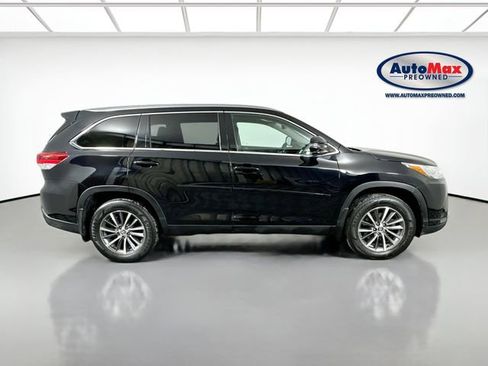 Used 2019 Toyota Highlander XLE w/ Protection Package #3 image 10