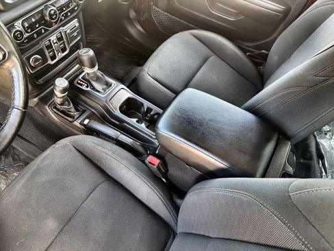 Used 2021 Jeep Gladiator Sport AWD/4WD image 20