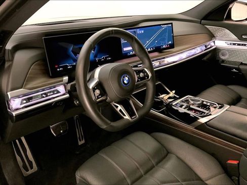 Certified 2023 BMW i7 xDrive60 w/ Executive Package 2 AWD/4WD image 21