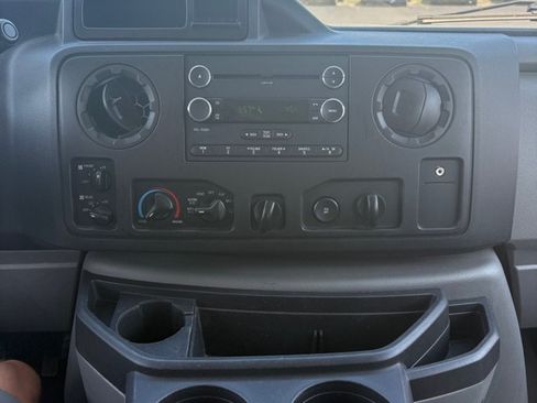 Used 2013 Ford E-350 and Econoline 350 XL RWD image 16