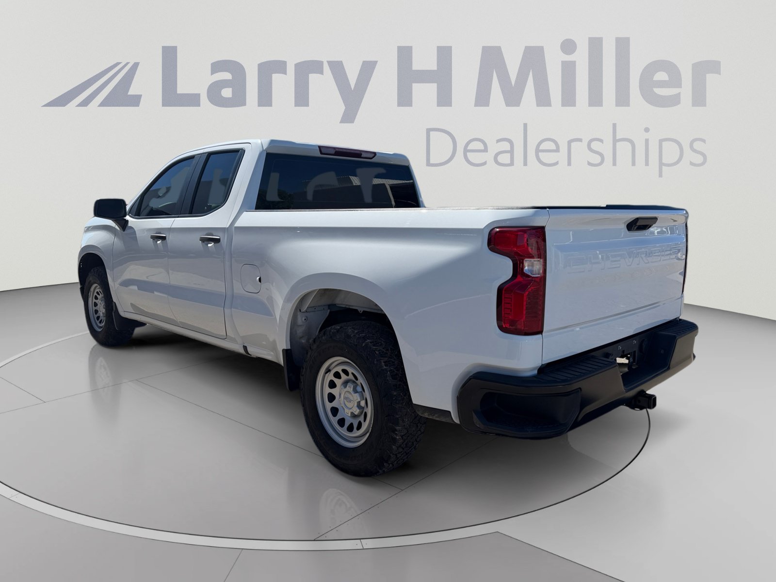 Used 2022 Chevrolet Silverado 1500 W/T w/ Trailering Package RWD image 3