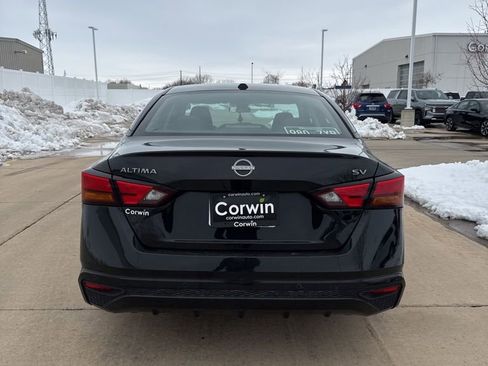 Used 2024 Nissan Altima 2.5 SV image 6