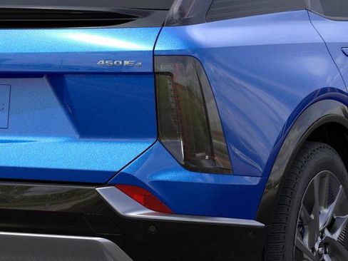 New 2025 Cadillac Optiq Luxury 1 image 35