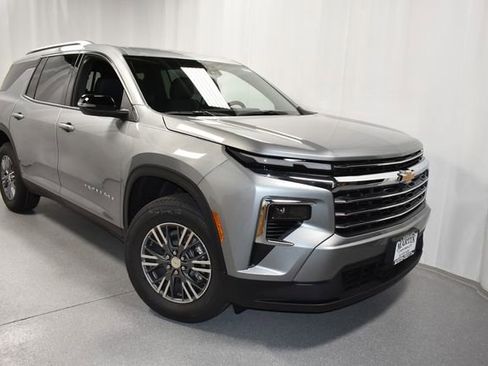New 2026 Chevrolet Traverse LT AWD/4WD image 2