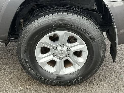 Used 2018 Toyota 4Runner SR5 image 5