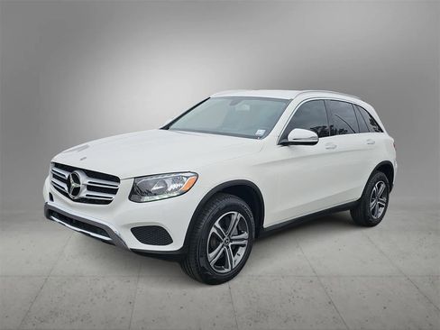 Used 2019 Mercedes-Benz GLC 300 4MATIC image 4