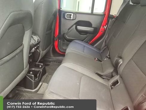 Used 2021 Jeep Gladiator Willys image 21