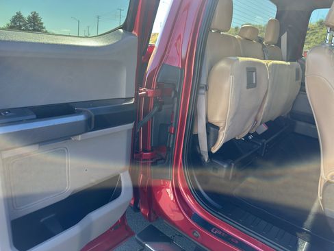 Used 2018 Ford F150 XLT w/ Equipment Group 302A Luxury AWD/4WD image 12