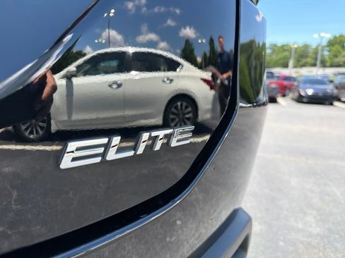 Used 2024 Honda Pilot Elite image 8