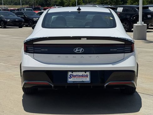 Used 2025 Hyundai Sonata SEL FWD image 5