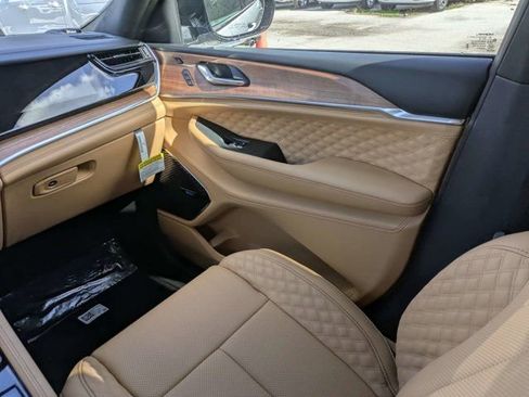 New 2026 Jeep Grand Cherokee L Summit w/ Obsidian Package AWD/4WD image 19