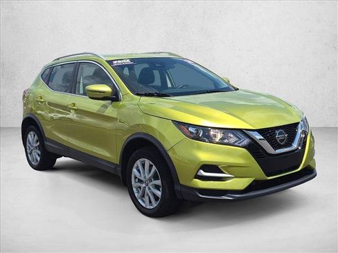 Used 2020 Nissan Rogue Sport SV FWD image 3