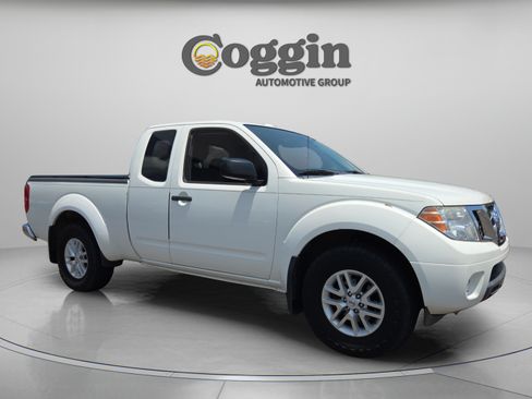 Used 2018 Nissan Frontier SV w/ Value Truck Package AWD/4WD image 6