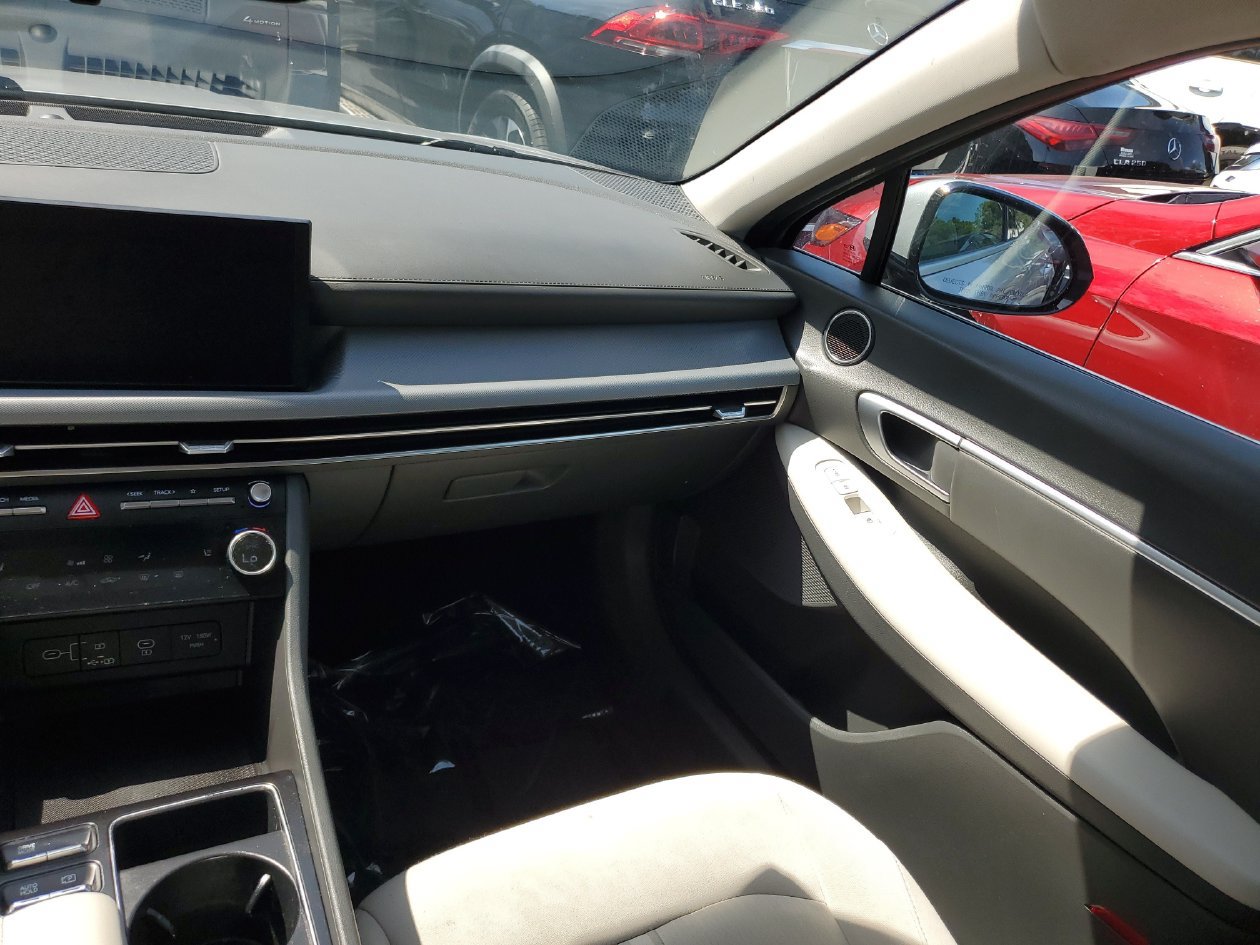 Used 2025 Hyundai Sonata SEL FWD image 13