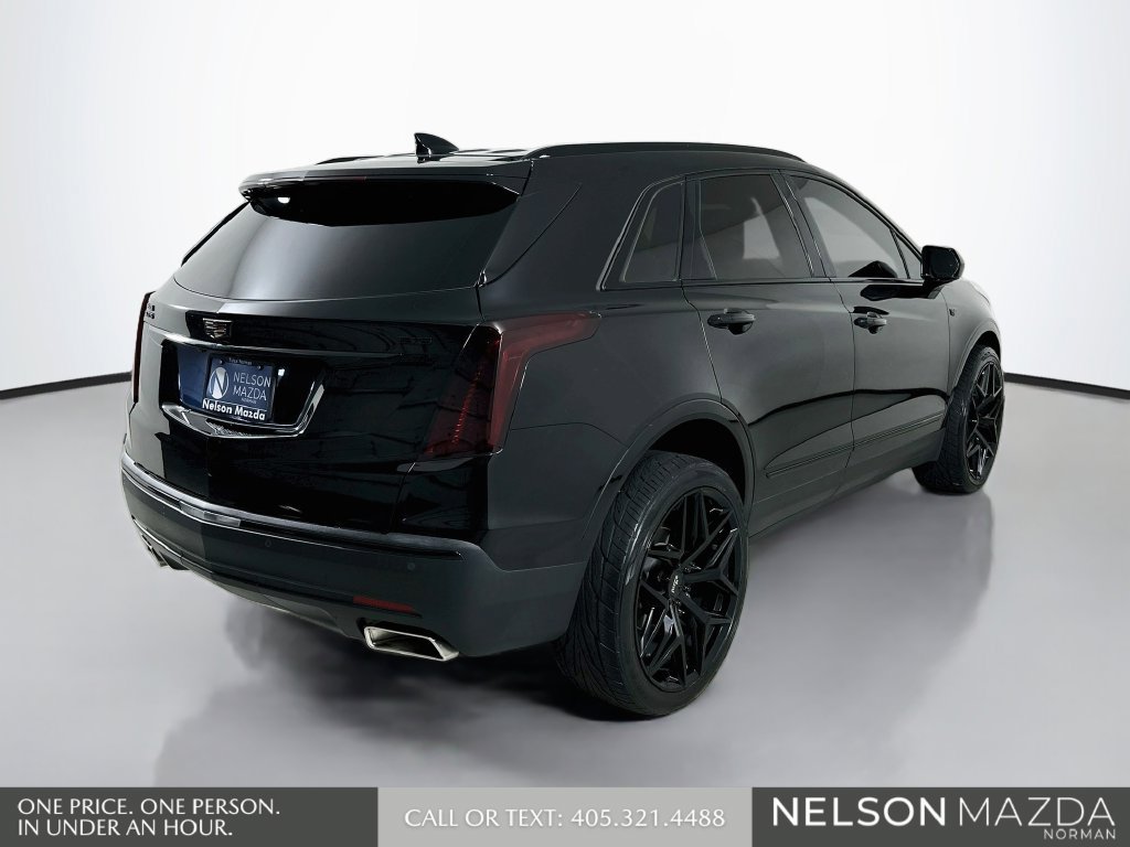 Used 2017 Cadillac XT5 Luxury w/ Driver Awareness Package FWD image 6