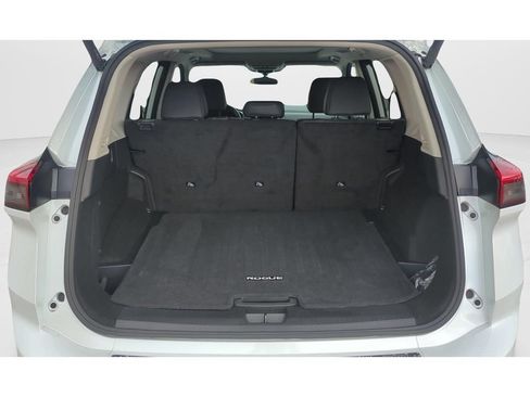 Certified 2024 Nissan Rogue SV w/ SV Premium Package FWD image 9